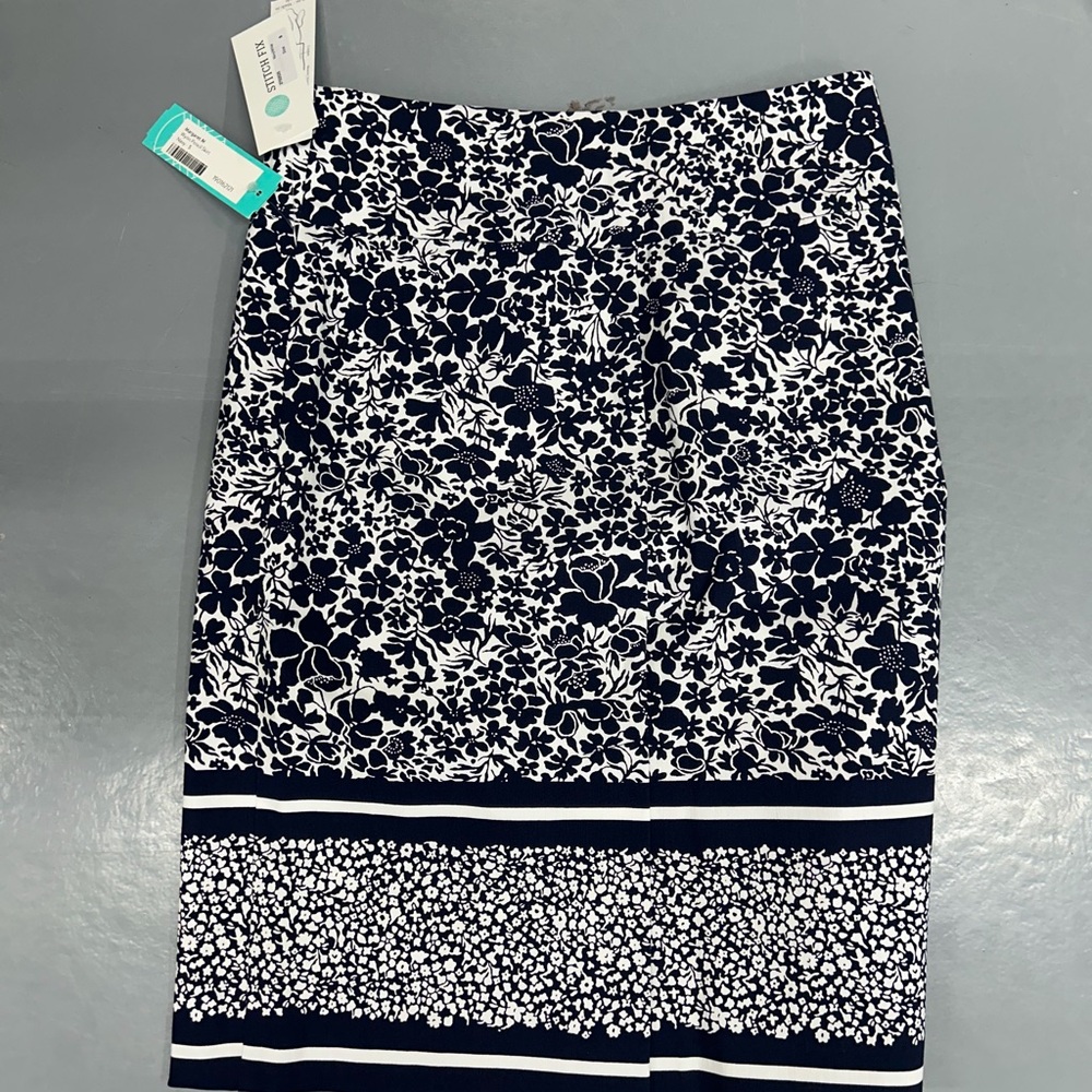 Margaret M Black and White Floral Pencil Skirt